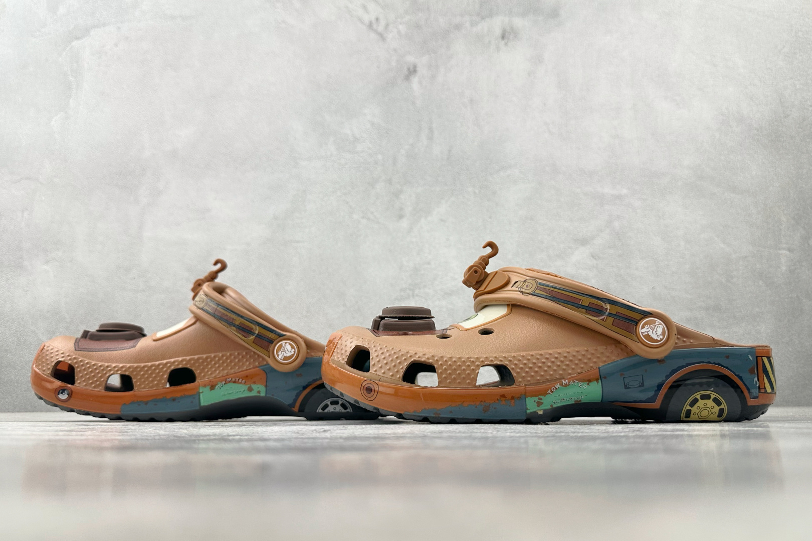 Cars x Crocs卡骆驰 Classic Cl”Mater'棕色 209371-0DA