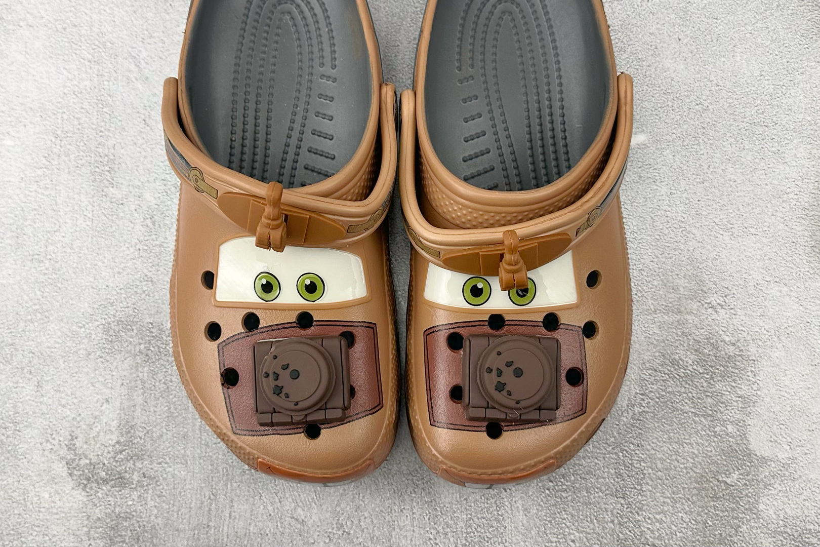 Cars x Crocs卡骆驰 Classic Cl”Mater'棕色 209371-0DA