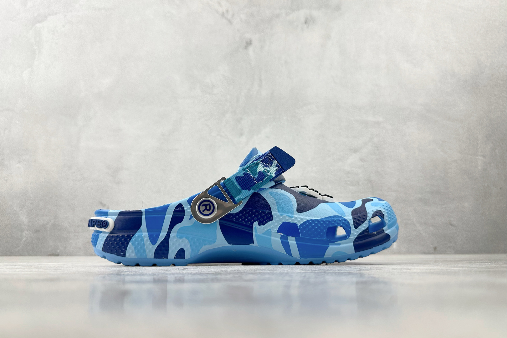 A BATHING APE × Crocs 卡骆驰 Classic clog蓝色 209627-4TB