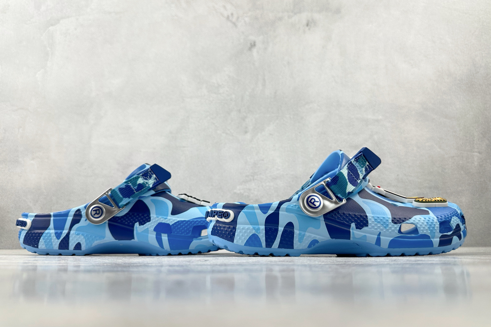 A BATHING APE × Crocs 卡骆驰 Classic clog蓝色 209627-4TB