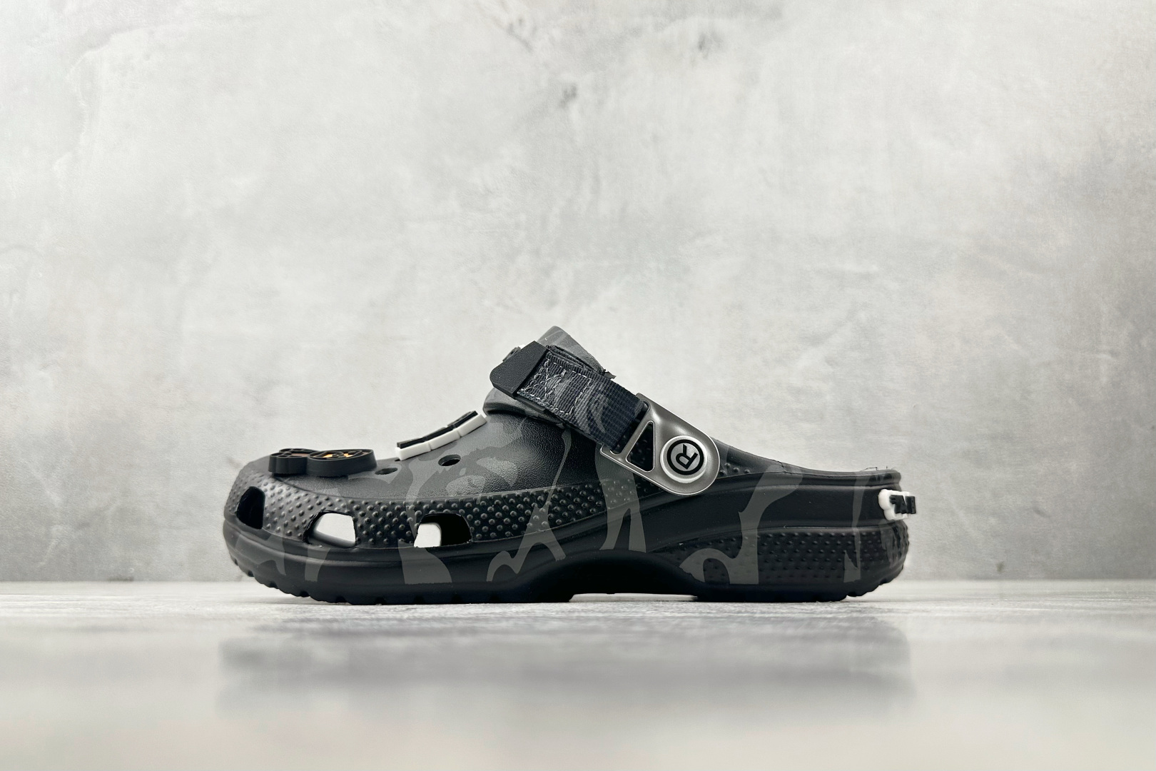 Bape x Crocs卡骆驰 Classic Cl黑色 209627-001