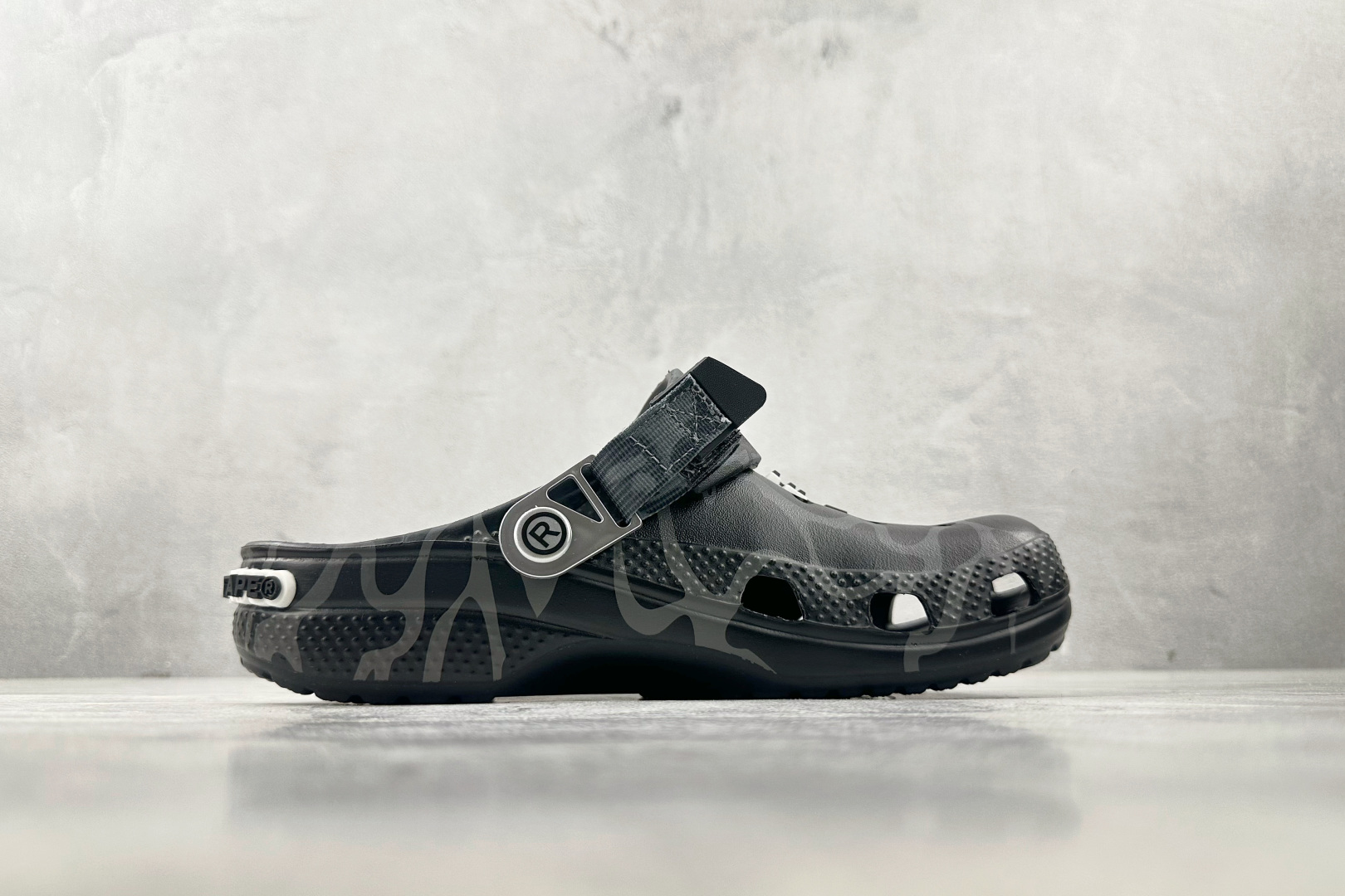 Bape x Crocs卡骆驰 Classic Cl黑色 209627-001