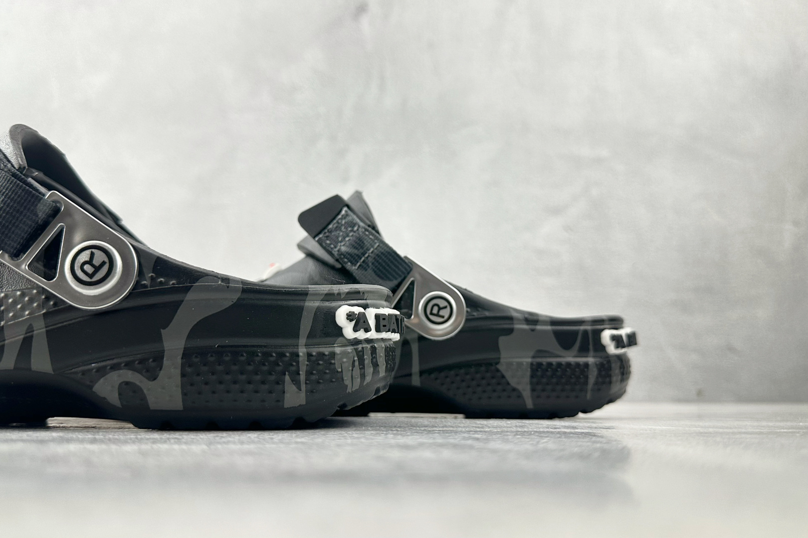 Bape x Crocs卡骆驰 Classic Cl黑色 209627-001
