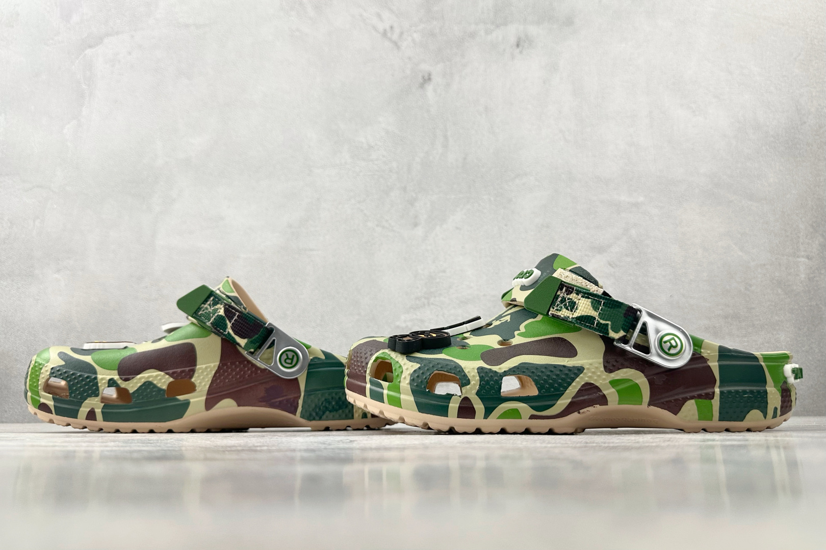 Bape x Crocs卡骆驰 Classic Cl军绿 1L23-191-903