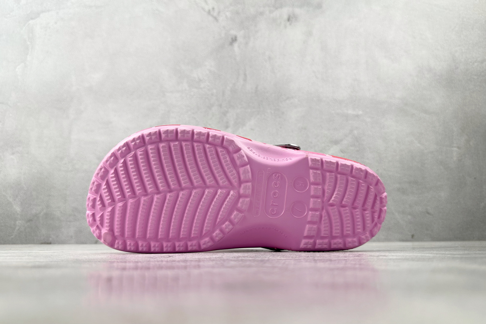 Bape x Crocs卡骆驰 Classic Cl粉色 1L23-191-903