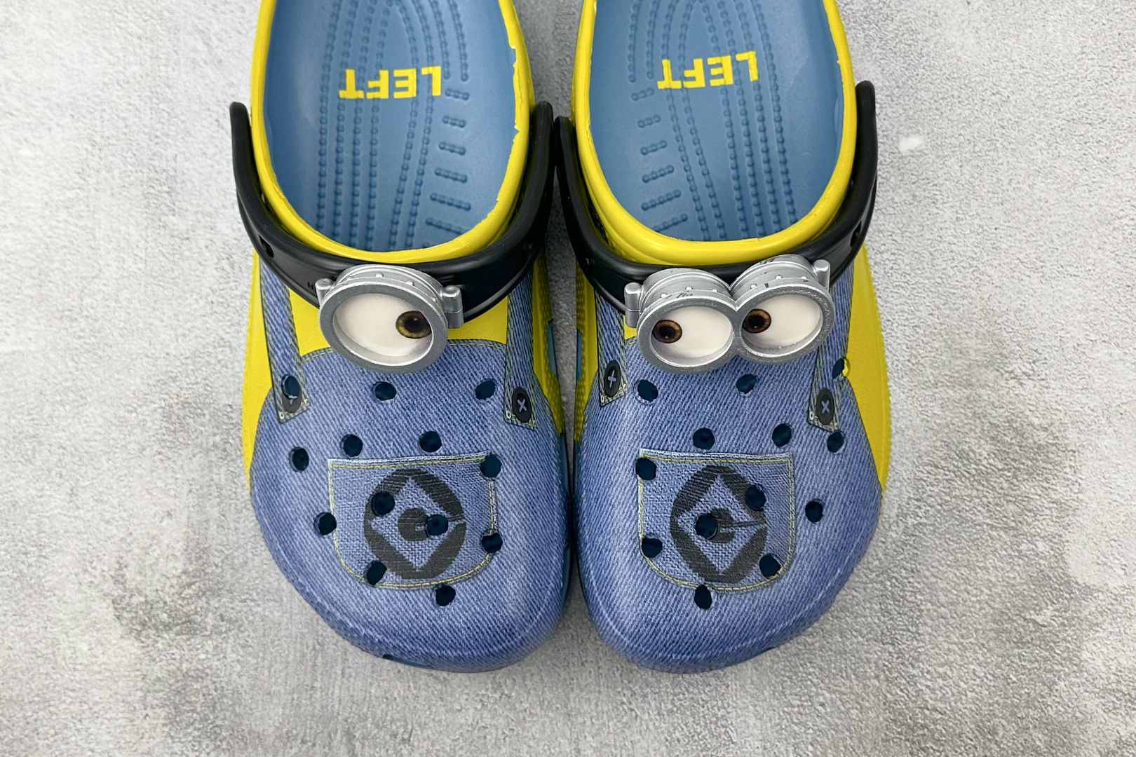 ON 
Crocs卡骆驰 Classic Clog 小黄人限定 蓝黄色

货号：-001
尺码：36 3