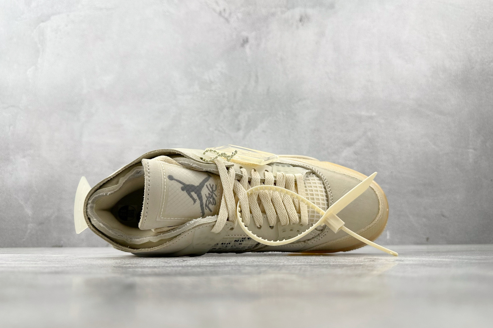 口碑神作 OFF-WHITE x Jordan Air Jordan 4 ”Sail” 白帆 米白 CV9388-100