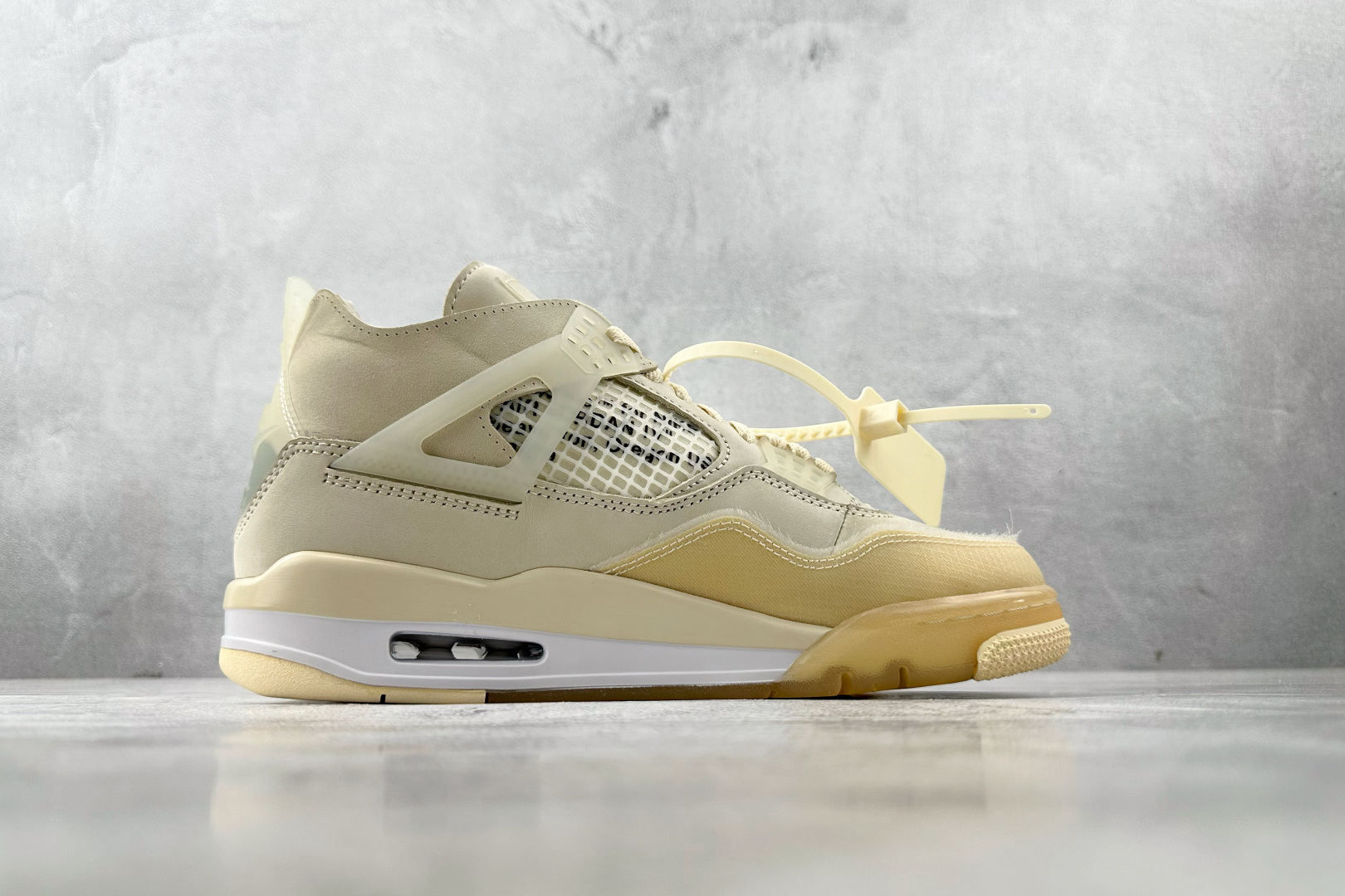 口碑神作 OFF-WHITE x Jordan Air Jordan 4 ”Sail” 白帆 米白 CV9388-100