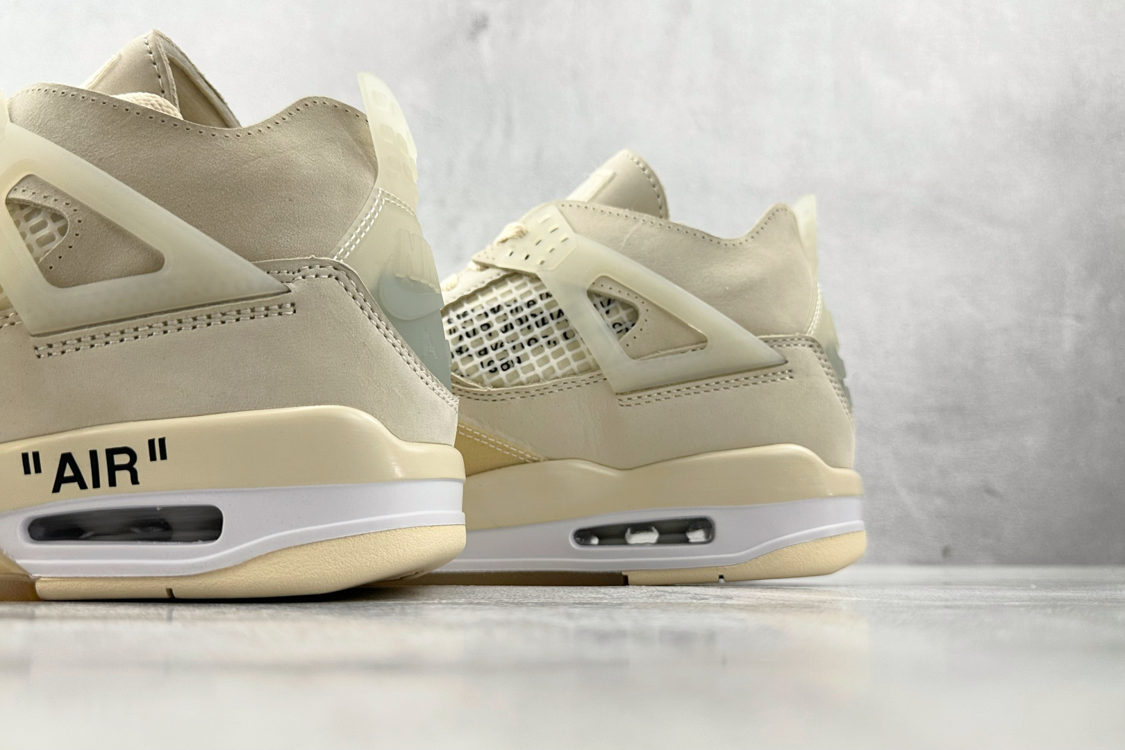口碑神作 OFF-WHITE x Jordan Air Jordan 4 ”Sail” 白帆 米白 CV9388-100