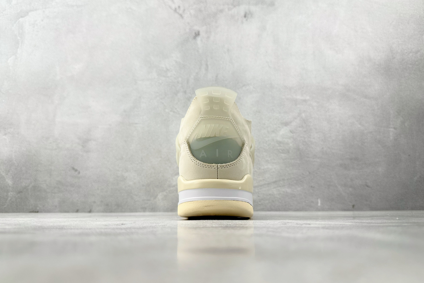 口碑神作 OFF-WHITE x Jordan Air Jordan 4 ”Sail” 白帆 米白 CV9388-100