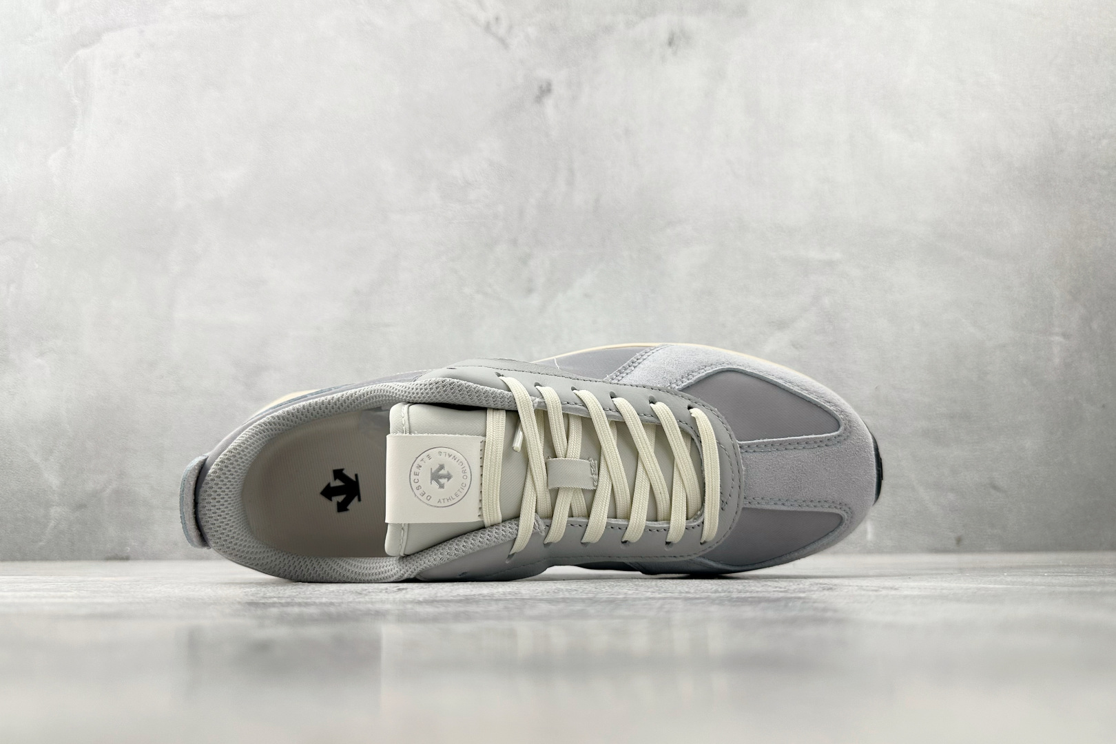 东南亚订单 迪桑特DESCENTE ChrTRAINER 蓝灰 D5232LSN15-GY