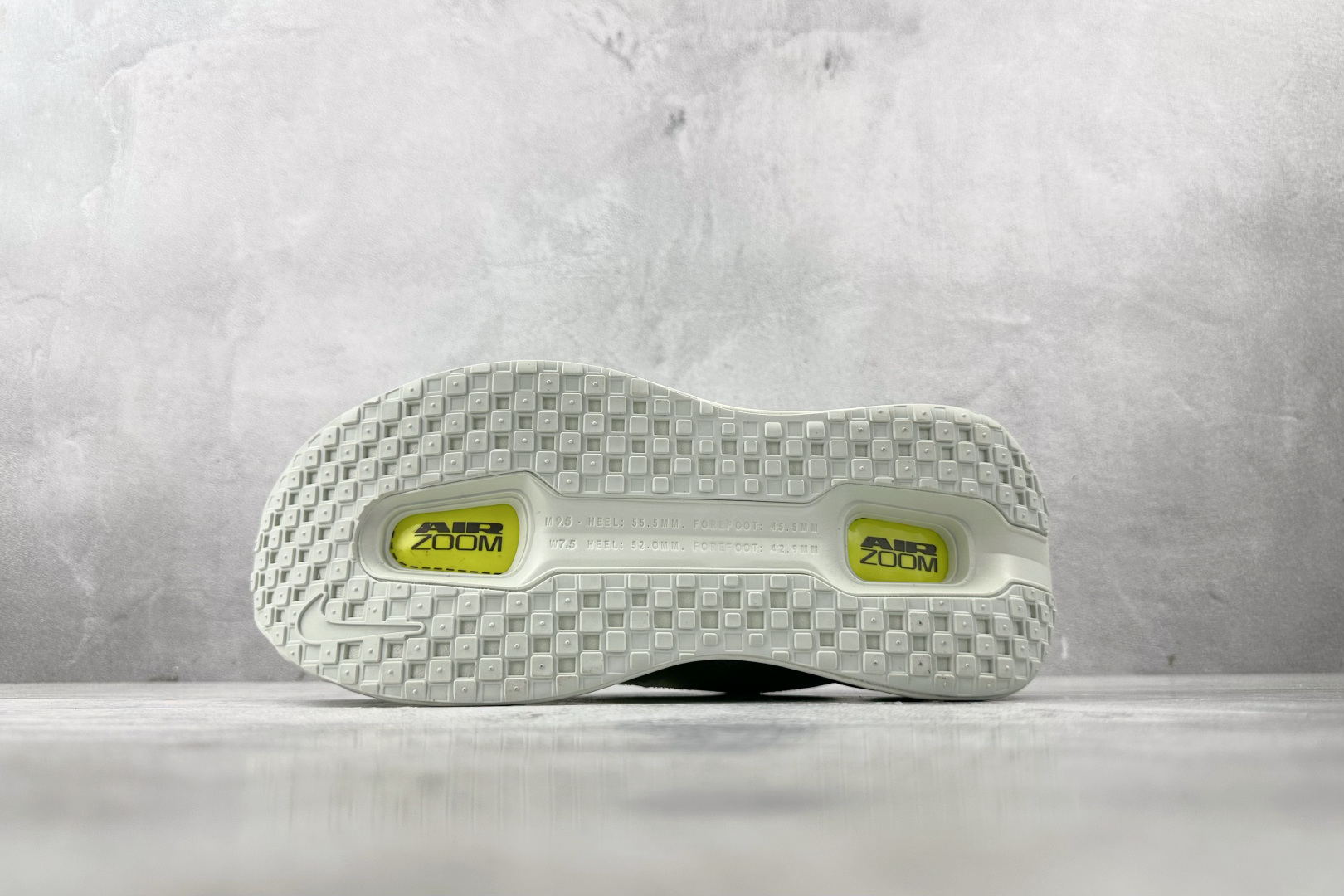 Nike Vomero Vomero Premium 白绿 HQ2050-371