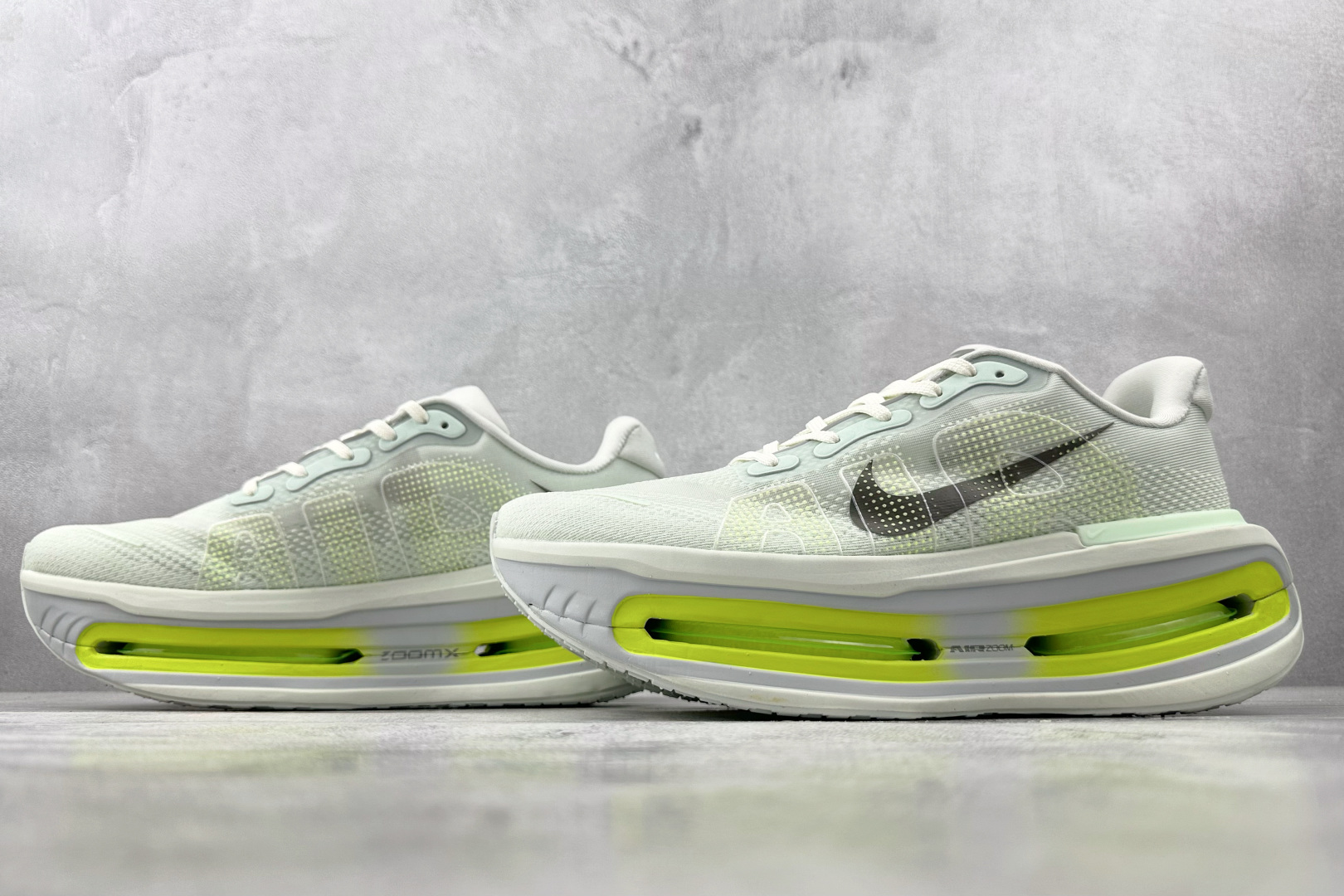 Nike Vomero Vomero Premium 白绿 HQ2050-371