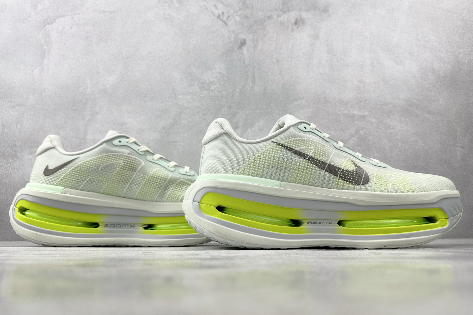 Nike Vomero Vomero Premium 白绿 HQ2050-371