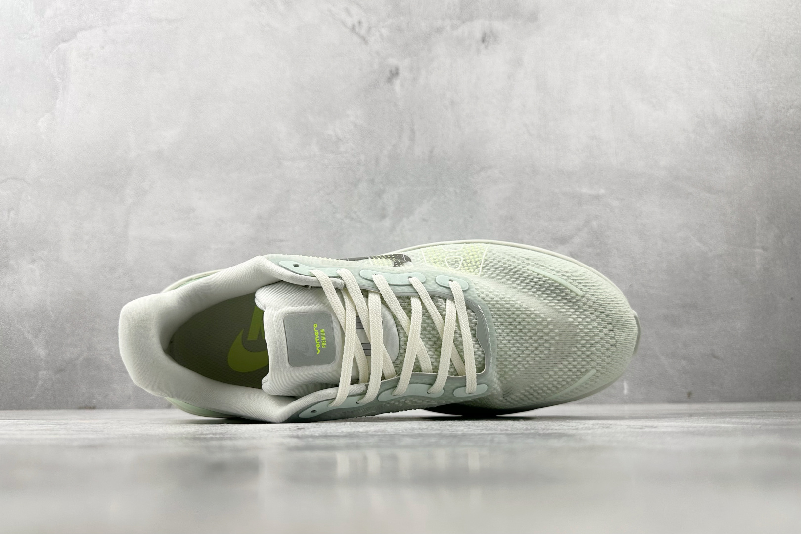 Nike Vomero Vomero Premium 白绿 HQ2050-371