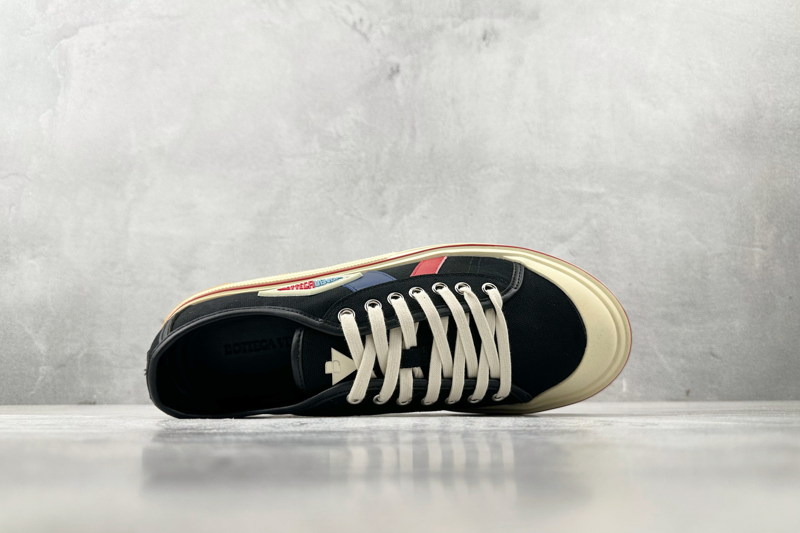 Bottega Veneta葆蝶家 Eliot 黑色 838371V5JG11000