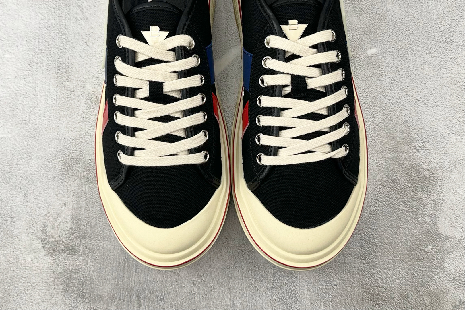Bottega Veneta葆蝶家 Eliot 黑色 838371V5JG11000