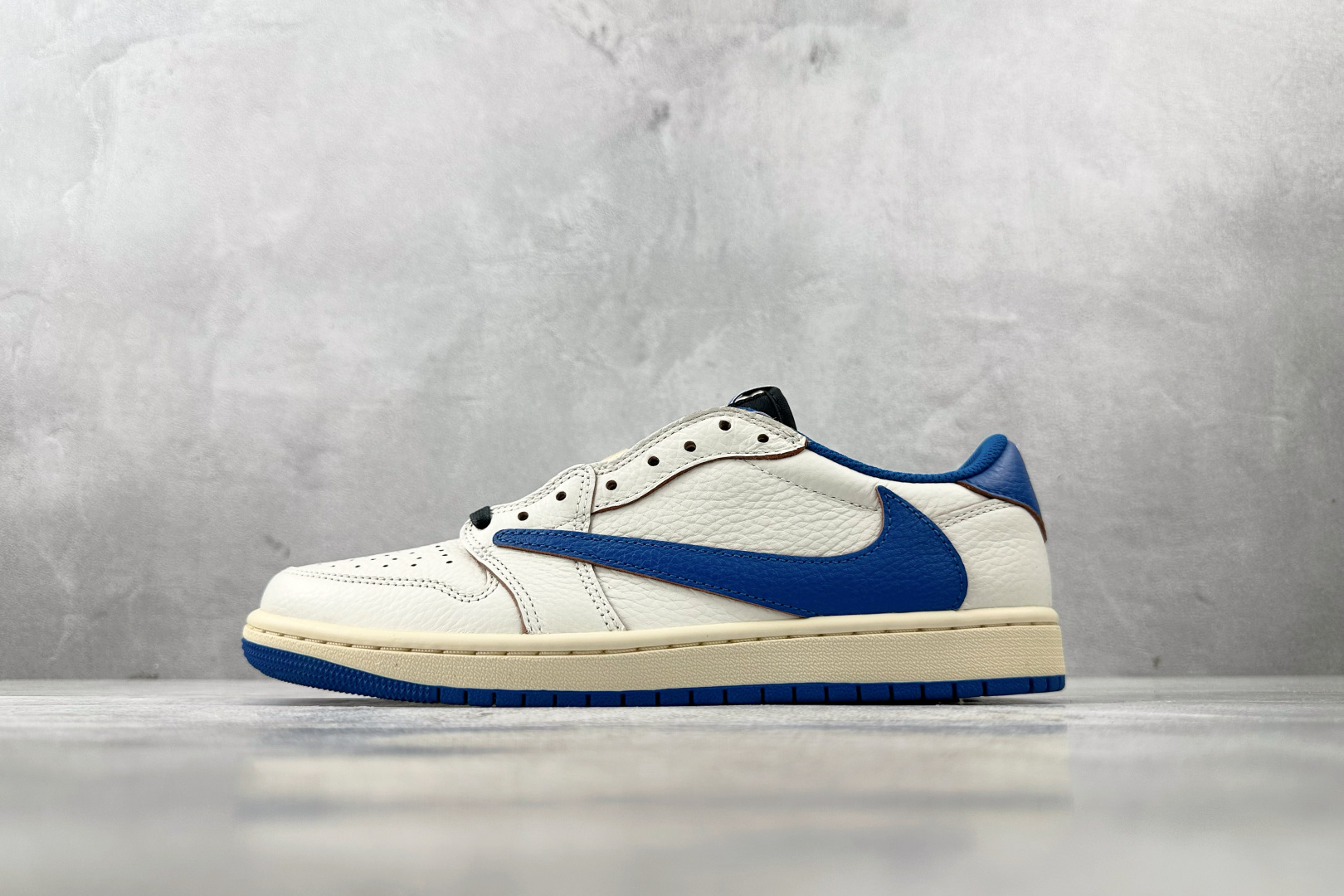 400 Travis Scott x Jordan Air Jordan 1 Low 蓝色 DM7866-104