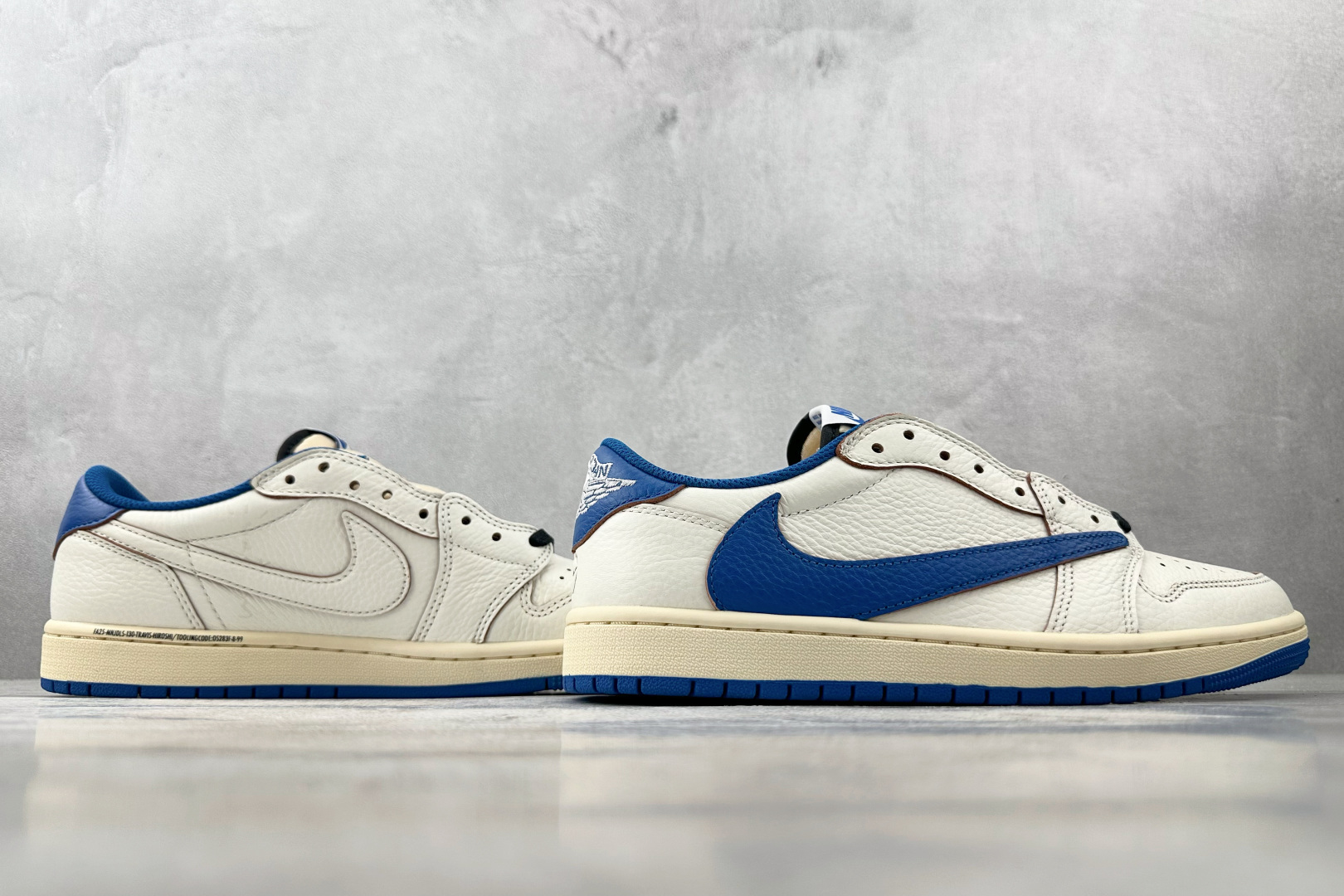 400 Travis Scott x Jordan Air Jordan 1 Low 蓝色 DM7866-104
