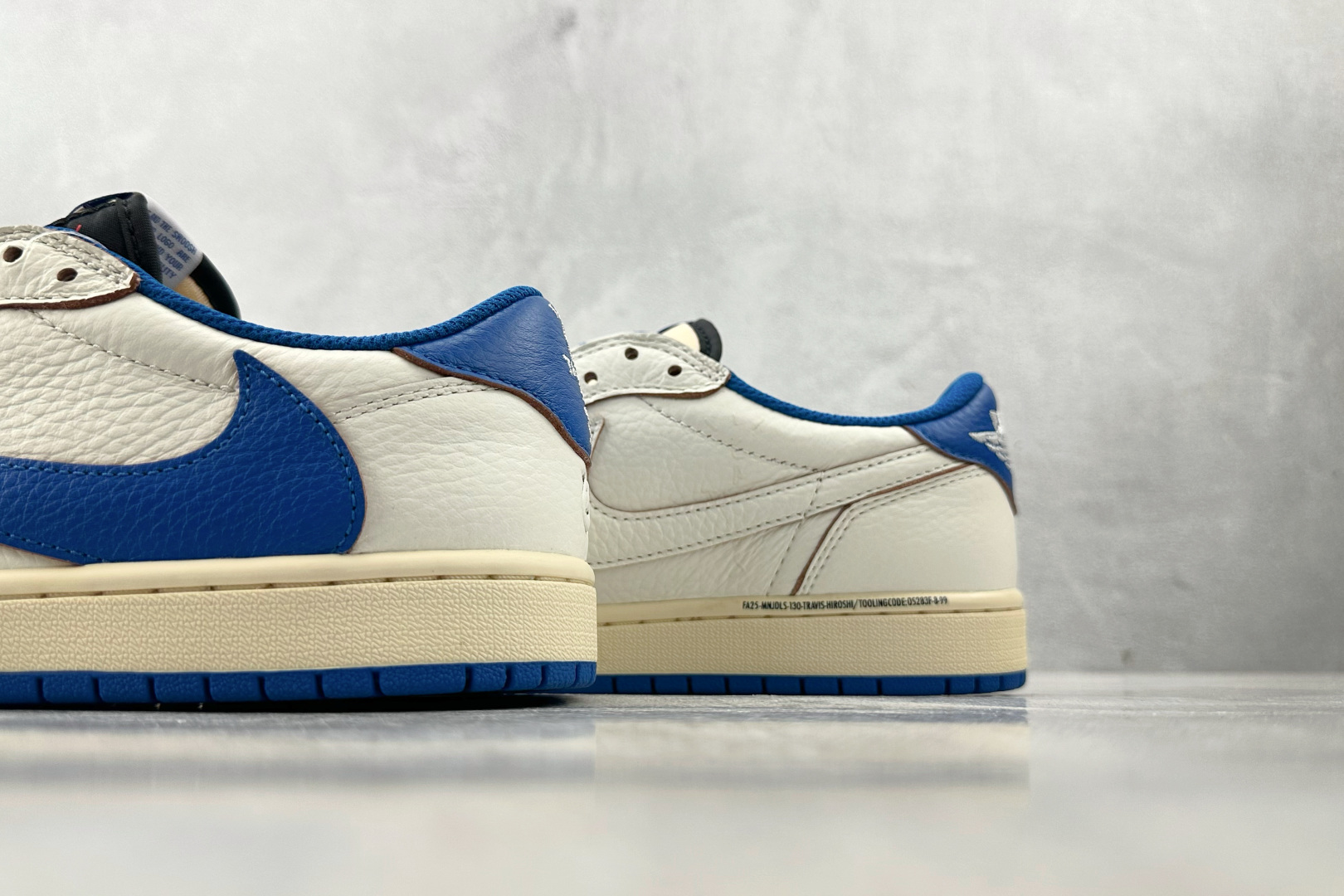 400 Travis Scott x Jordan Air Jordan 1 Low 蓝色 DM7866-104