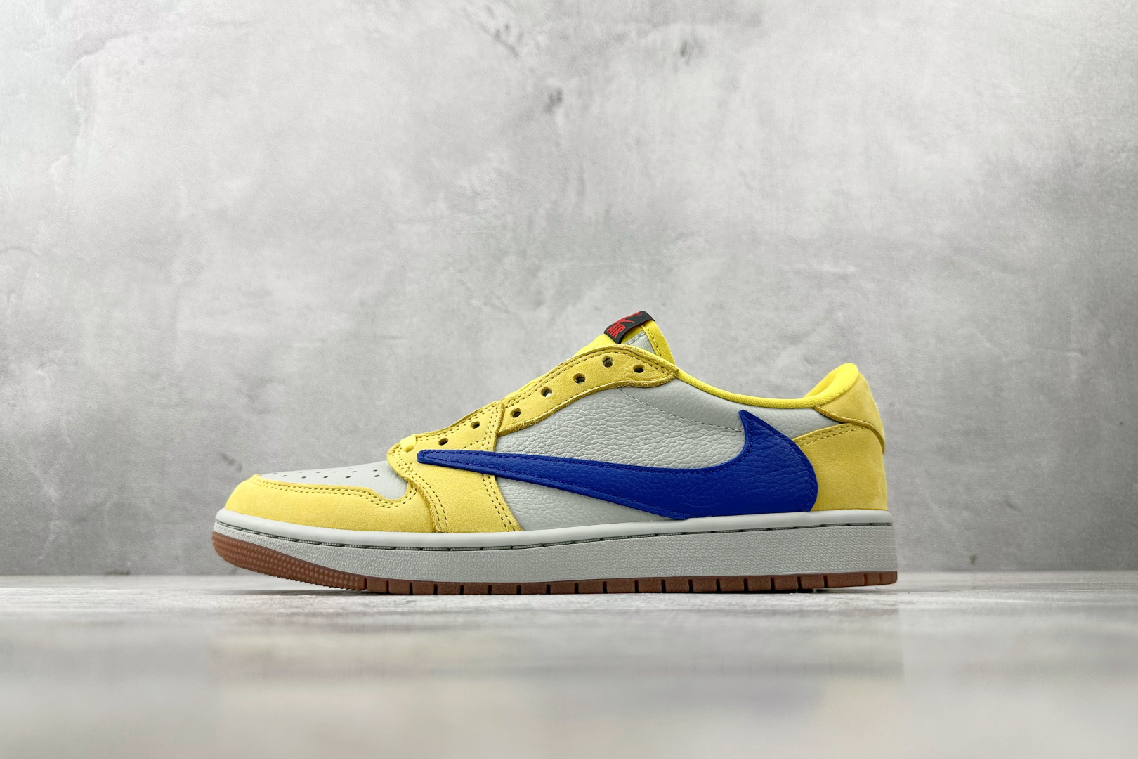 360 Travis Scott x Jordan Air Jordan 1 倒钩7.0皮革 LowCanary Yellow 联名款 金丝雀黄蓝色 DZ4137-700
