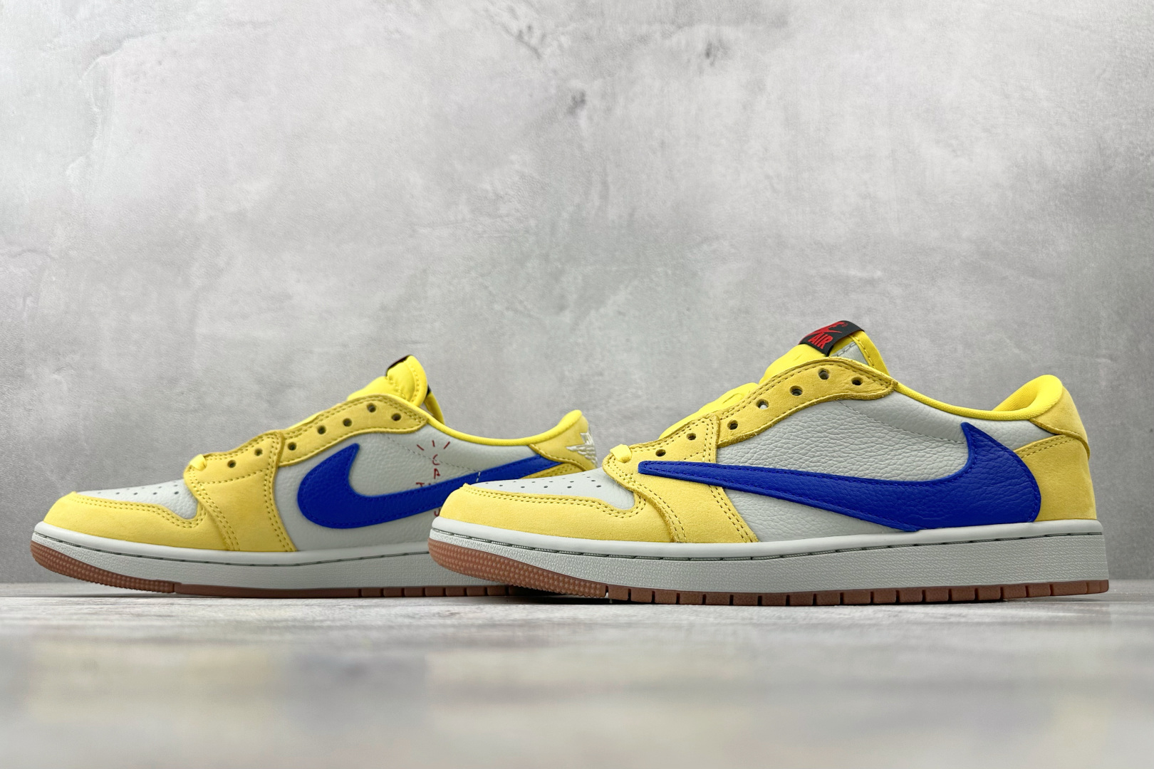 360 Travis Scott x Jordan Air Jordan 1 倒钩7.0皮革 LowCanary Yellow 联名款 金丝雀黄蓝色 DZ4137-700