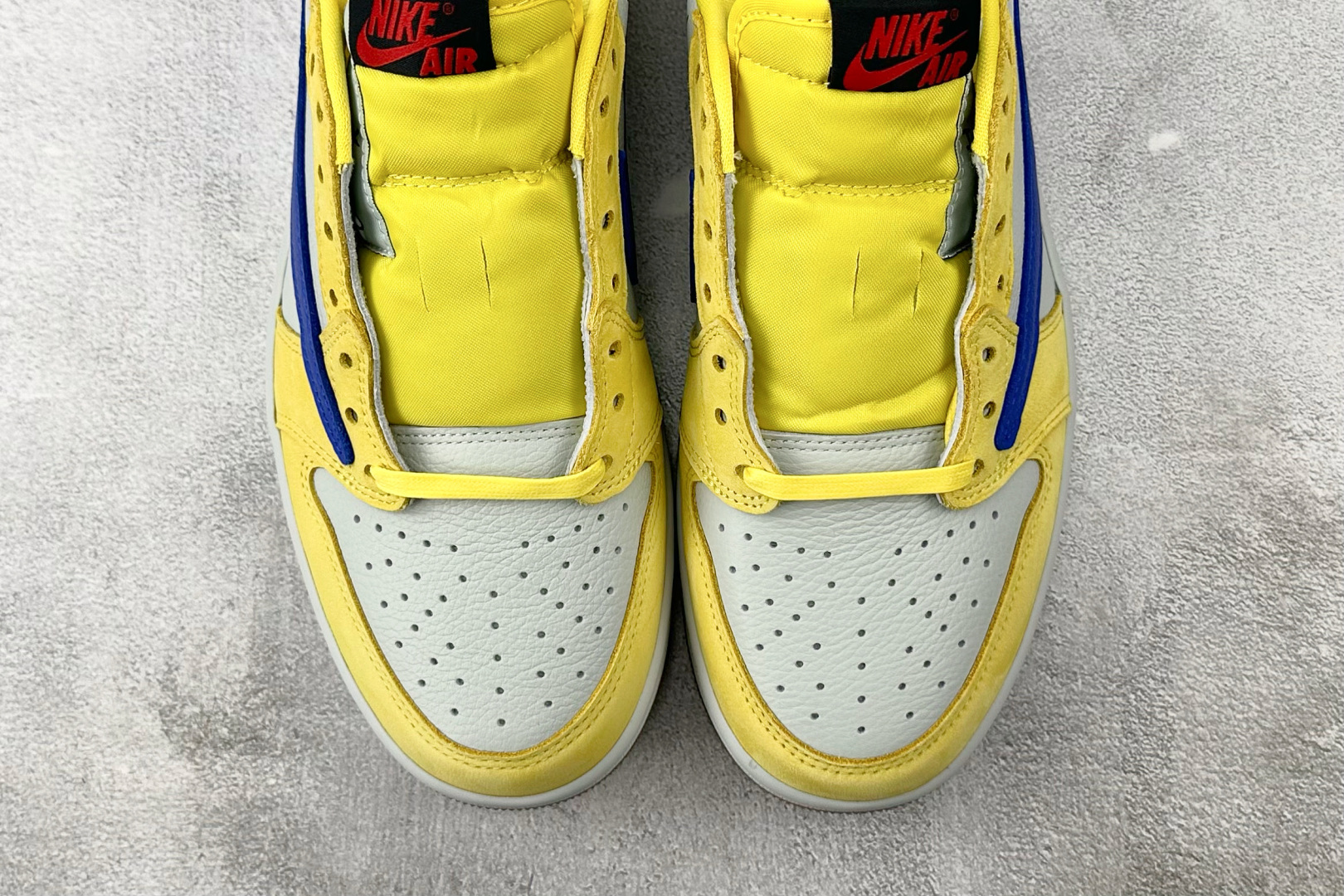 360 Travis Scott x Jordan Air Jordan 1 倒钩7.0皮革 LowCanary Yellow 联名款 金丝雀黄蓝色 DZ4137-700