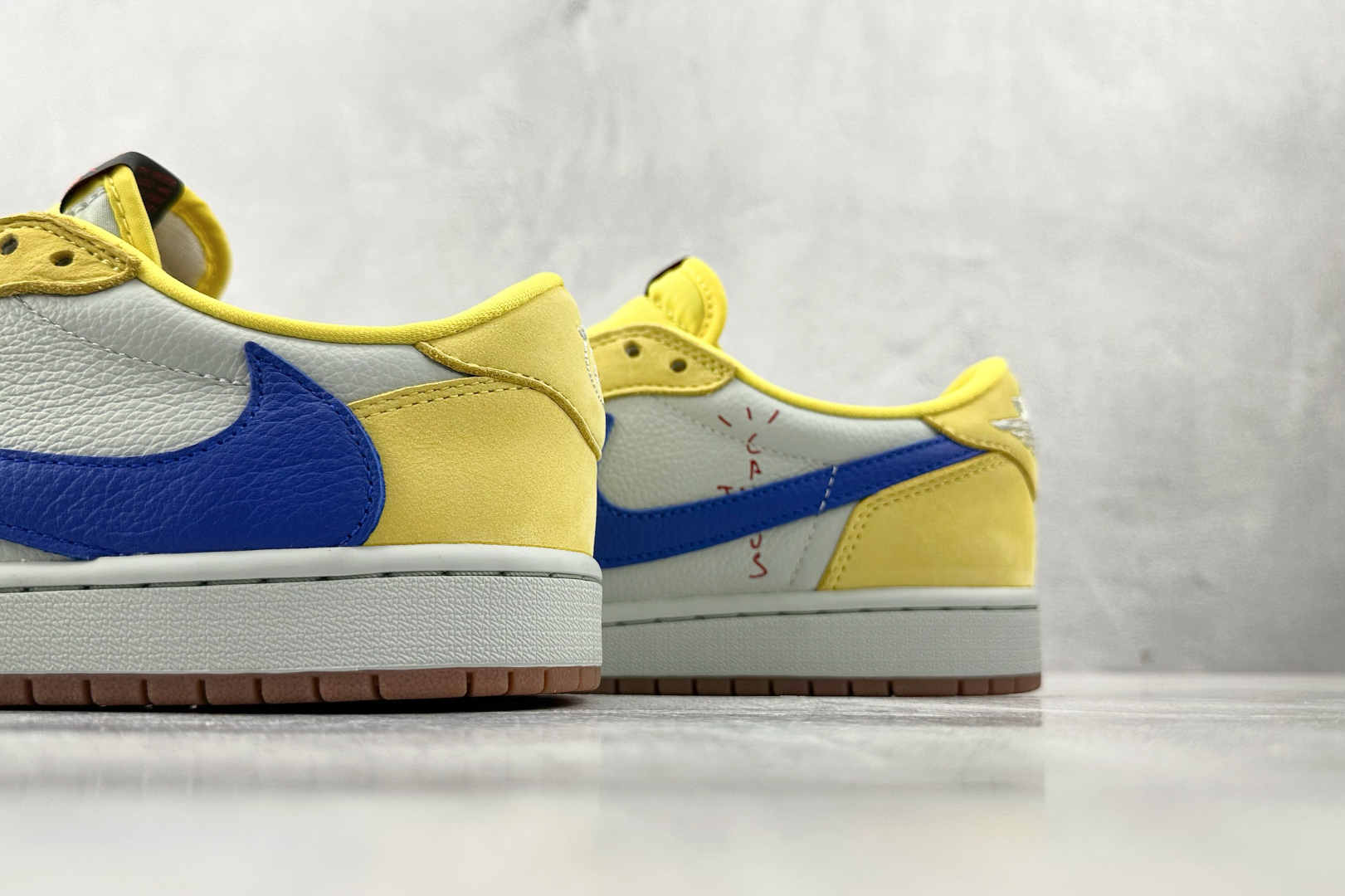 360 Travis Scott x Jordan Air Jordan 1 倒钩7.0皮革 LowCanary Yellow 联名款 金丝雀黄蓝色 DZ4137-700