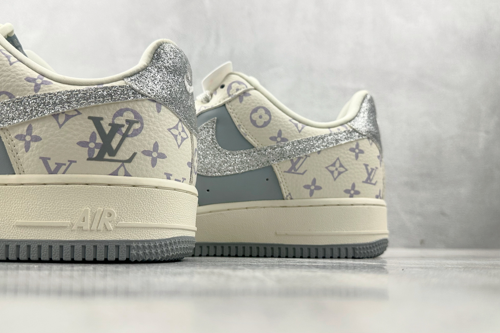 260 Nike Air Force 1'07 LV 联名 米白灰 DF0188-078