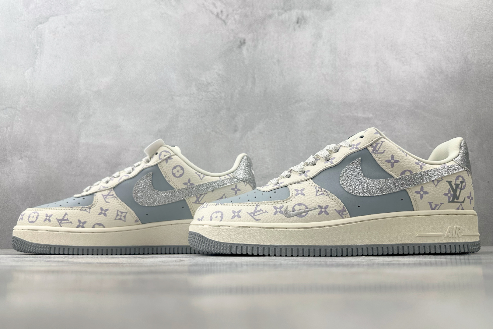 260 Nike Air Force 1'07 LV 联名 米白灰 DF0188-078
