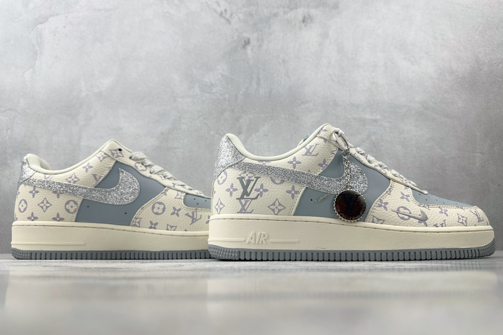 260 Nike Air Force 1'07 LV 联名 米白灰 DF0188-078