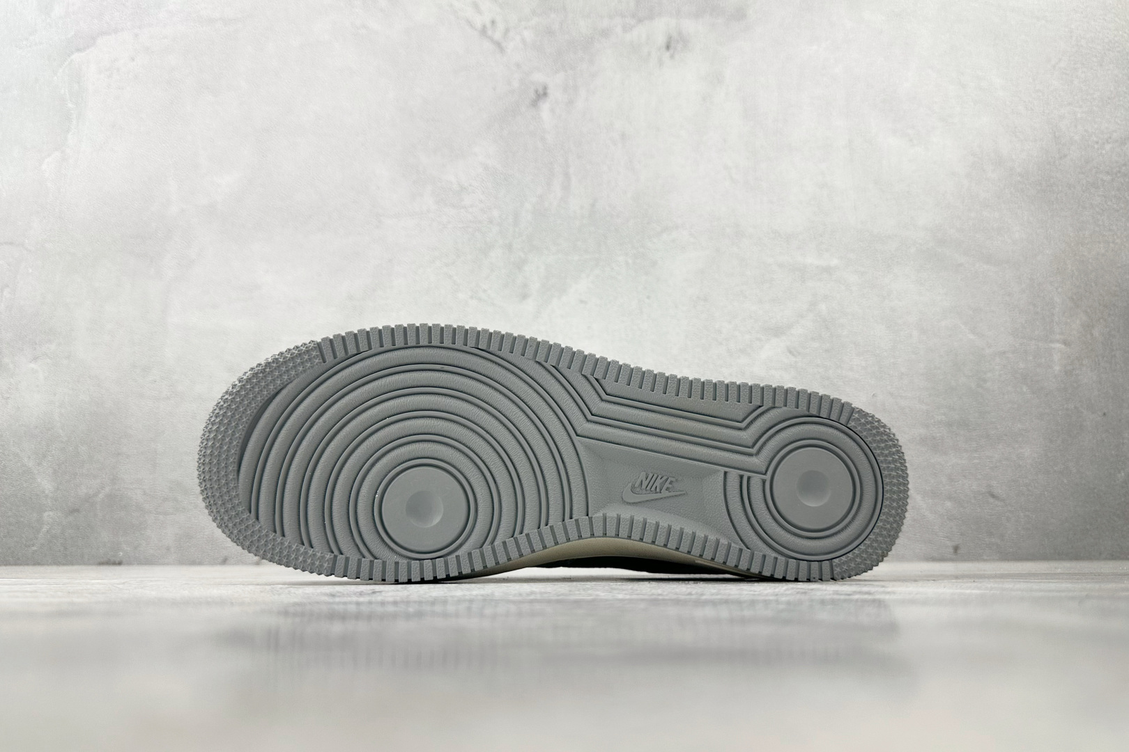 260 Nike Air Force 1'07 LV 联名 米白灰 DF0188-078