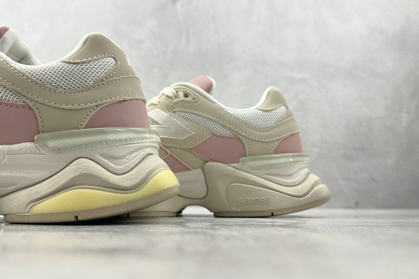 240 大厂出品 New Balance NB 9060 米粉 U9060JDP