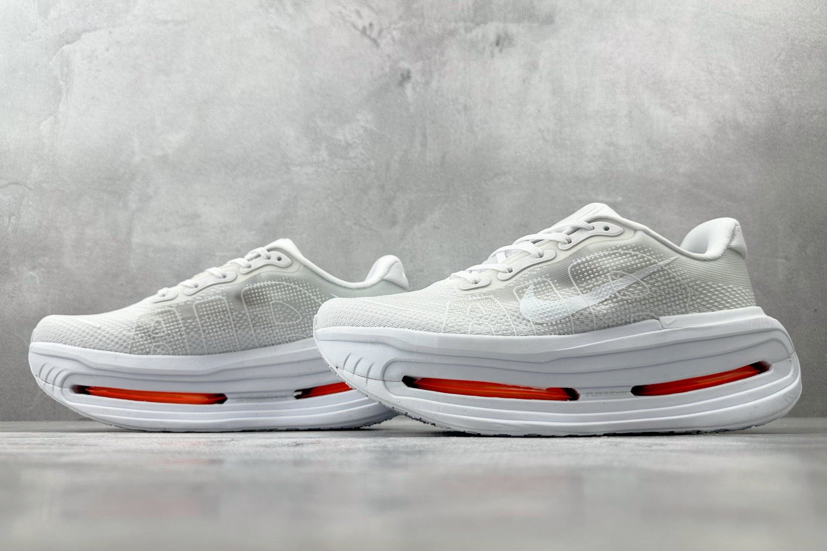 220 Nike Vomero Vomero Premium 白红  HQ2050-533