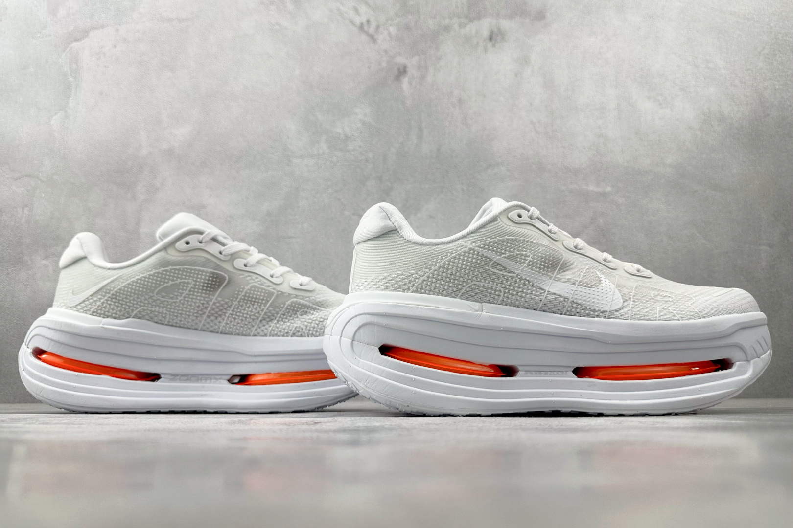 220 Nike Vomero Vomero Premium 白红  HQ2050-533