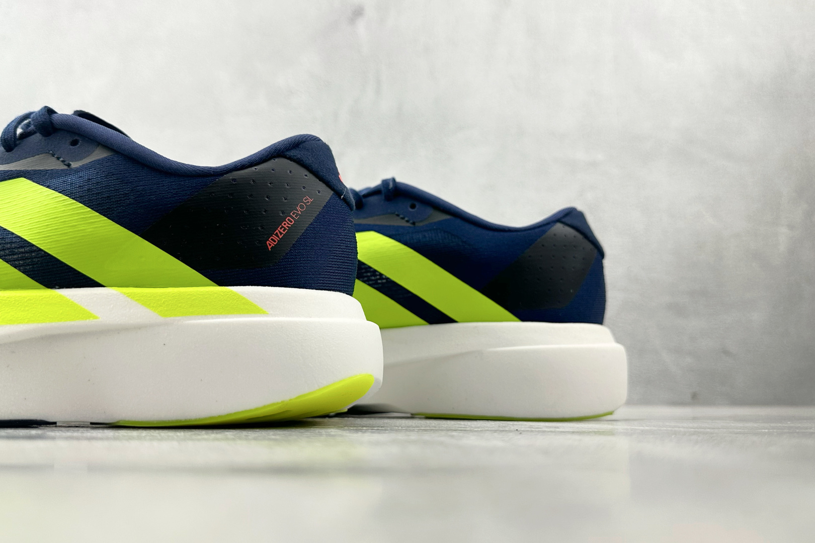 PK 
全新工厂开发 adidas Adizero Evo SL蓝黄色

货号：JR3415
尺码：36