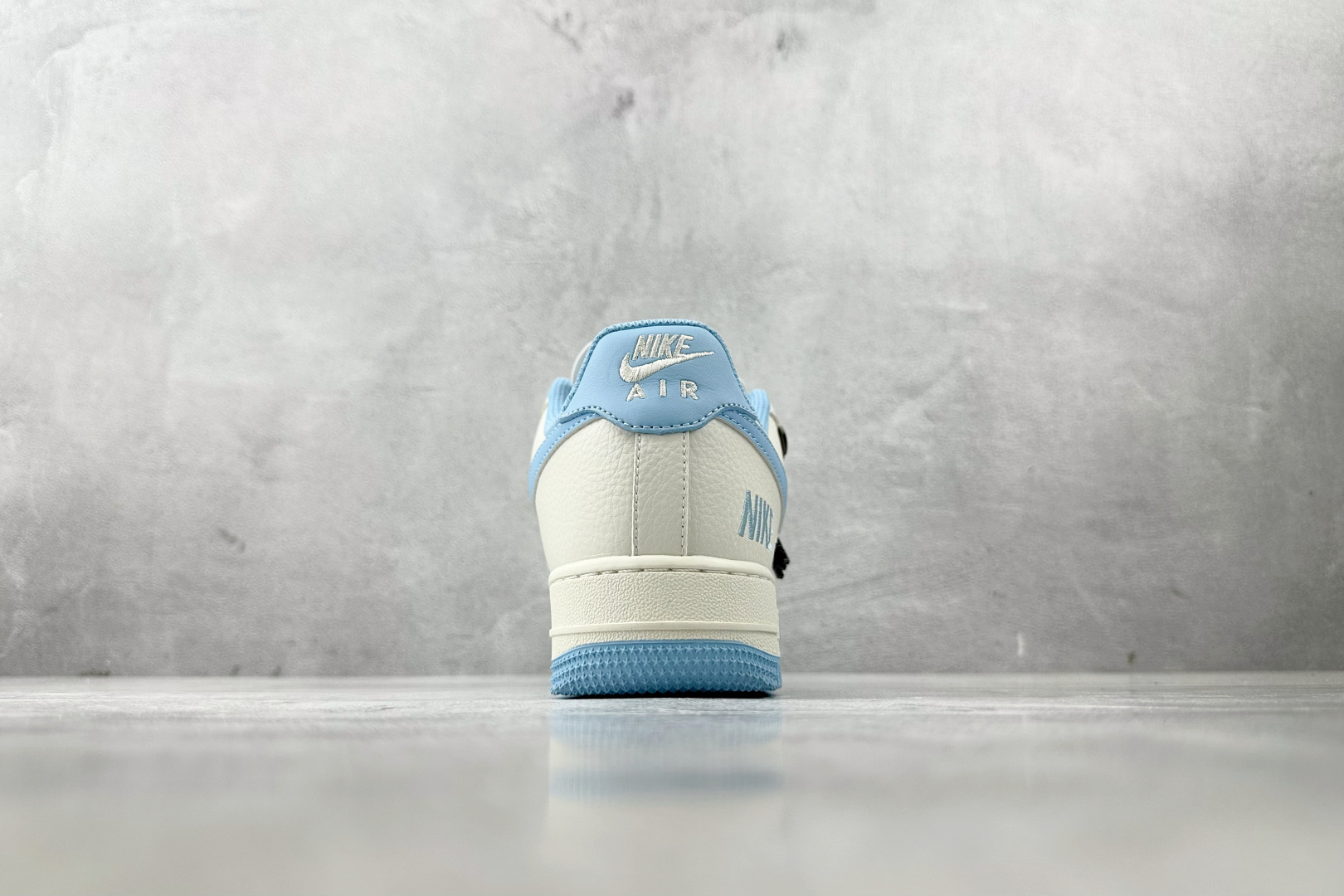260 Nike Air Force 1'07 NIKE 联名 米白蓝 CS5288-03