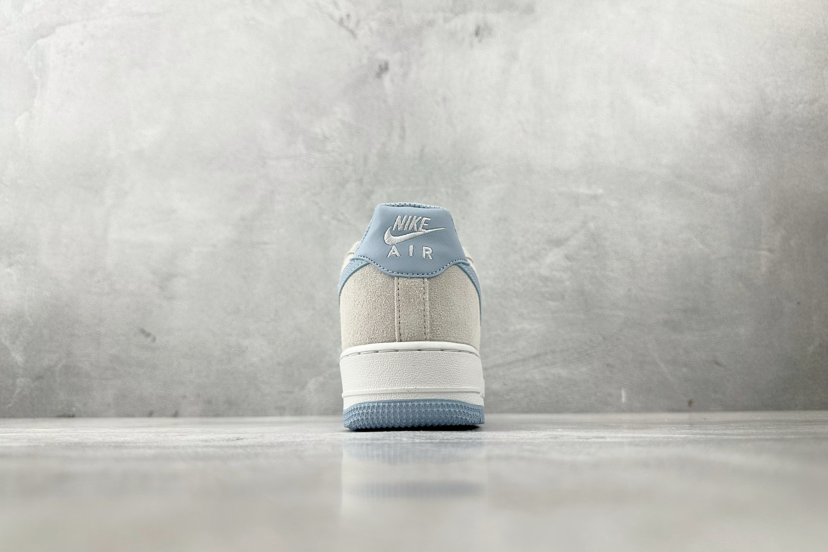200 Nike Air Force 1 07 灰蓝 FQ8714-005
