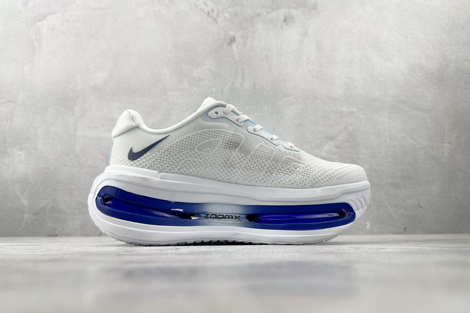 220 Nike Vomero Vomero Premium 白蓝  HQ2050-566