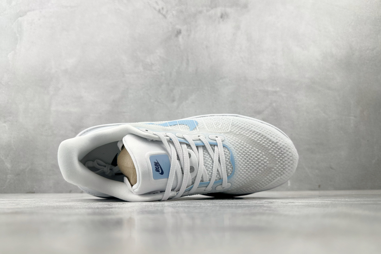 220 Nike Vomero Vomero Premium 白蓝  HQ2050-566
