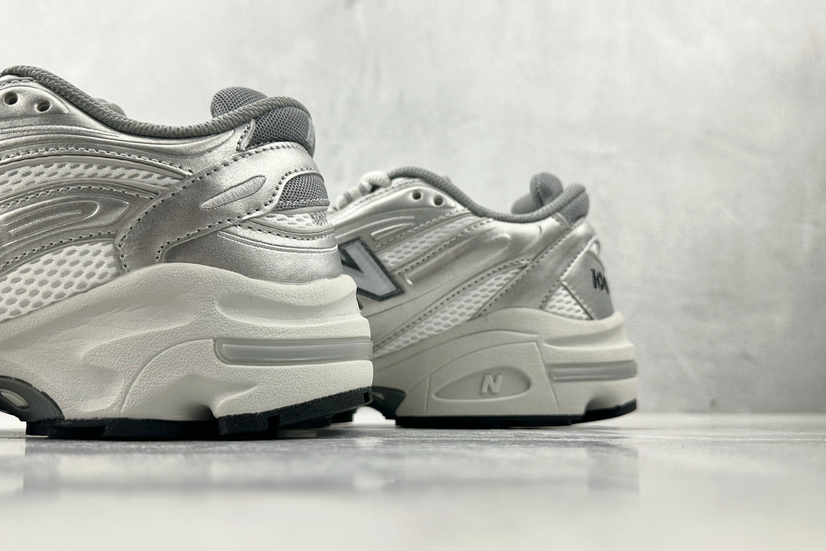220 大厂出品 New Balance NB 1000 银色 M1000G