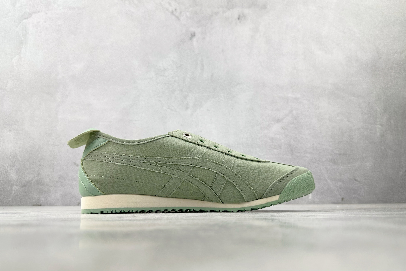 渠道特供 Onitsuka Tiger鬼塚虎 MEXICO 66 SLIP-绿色 1183C408-300