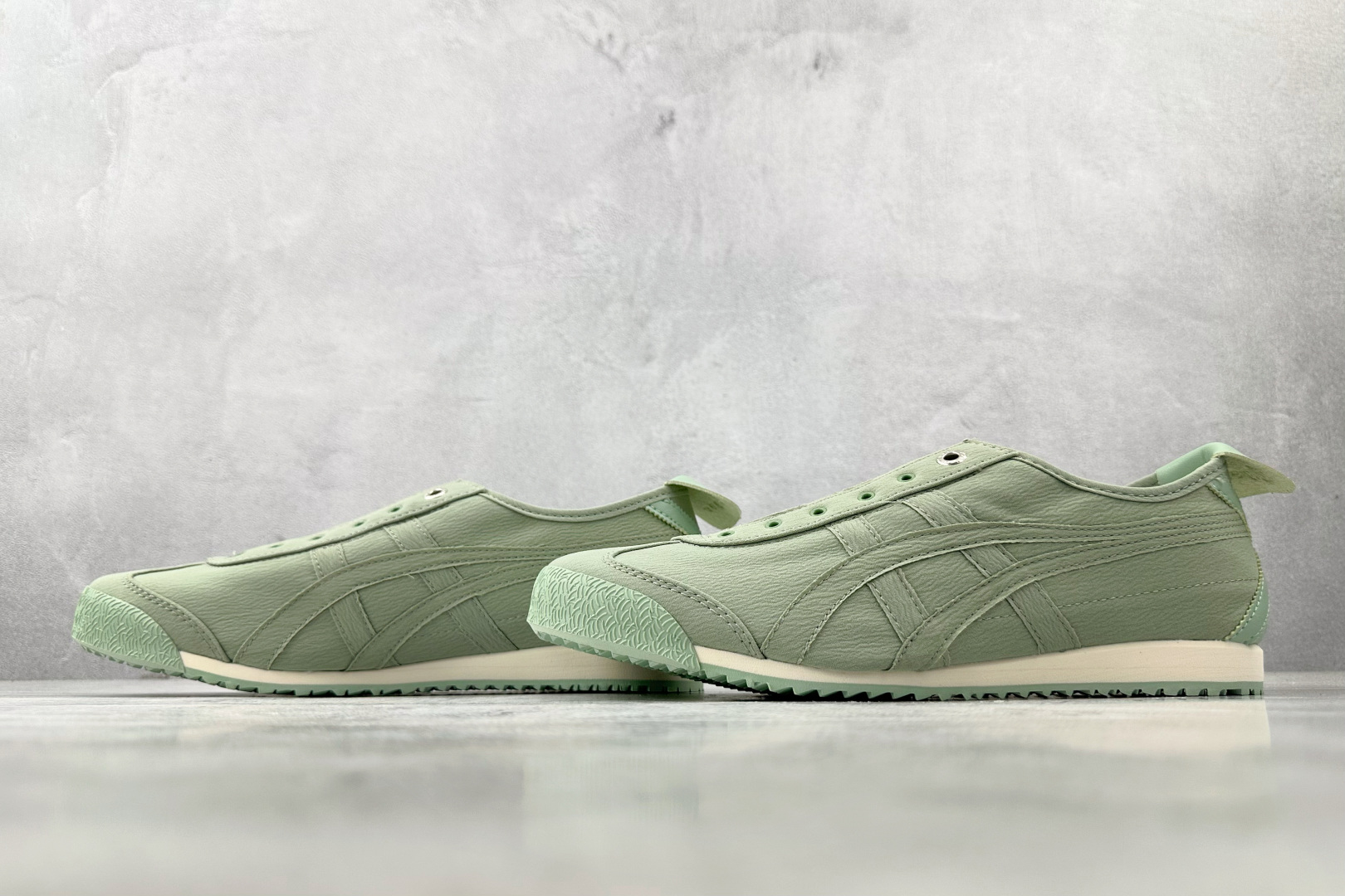 渠道特供 Onitsuka Tiger鬼塚虎 MEXICO 66 SLIP-绿色 1183C408-300
