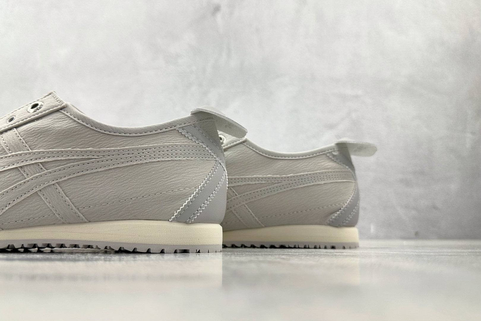 渠道特供 Onitsuka Tiger鬼塚虎 MEXICO 66 SLIP-灰色 1183C408-020