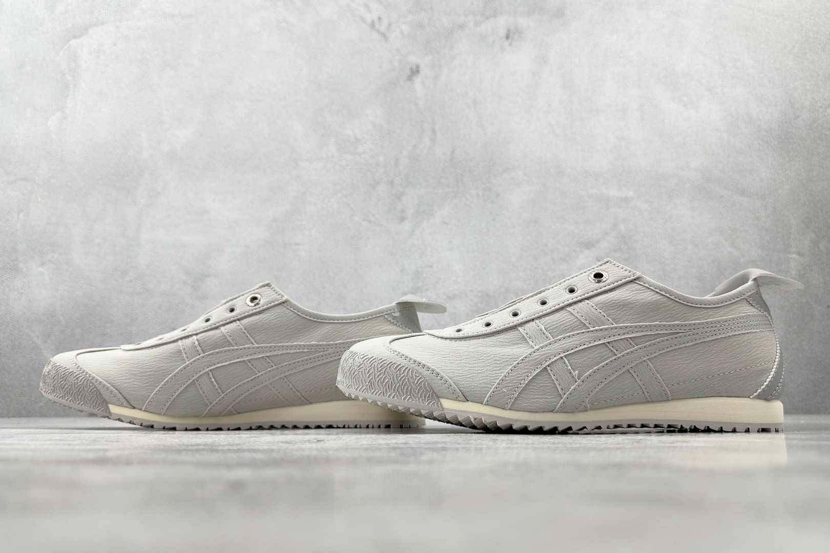 渠道特供 Onitsuka Tiger鬼塚虎 MEXICO 66 SLIP-灰色 1183C408-020
