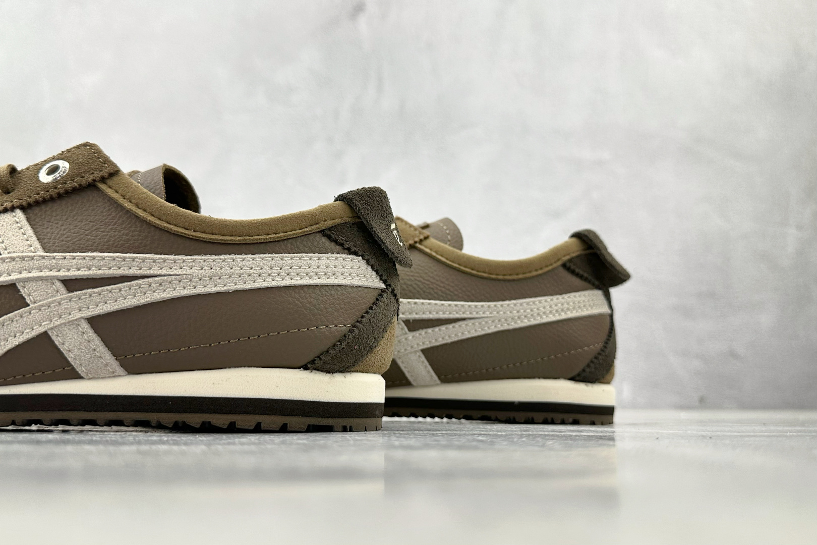 170 渠道特供 Onitsuka Tiger鬼塚虎 MEXICO 66 SD 咖啡色 1183C015-205