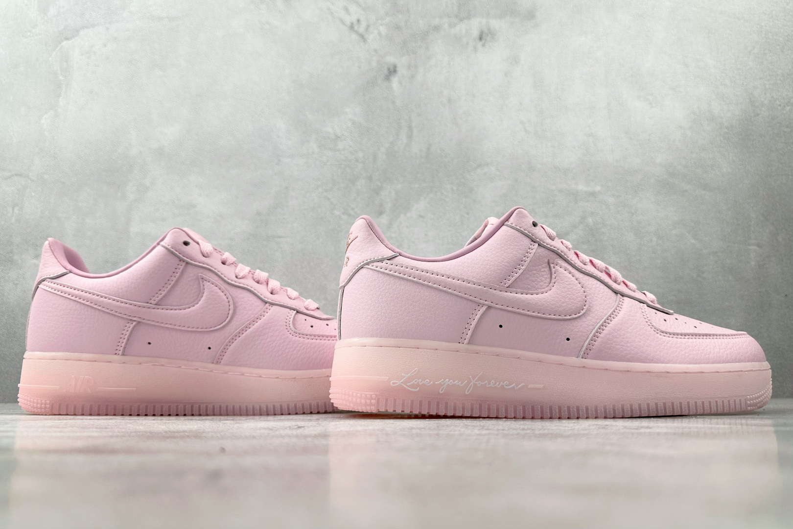 全新版本升级 NOCTA × Nike Air Force 1 ”Love You Forever”粉色 CZ8065-600