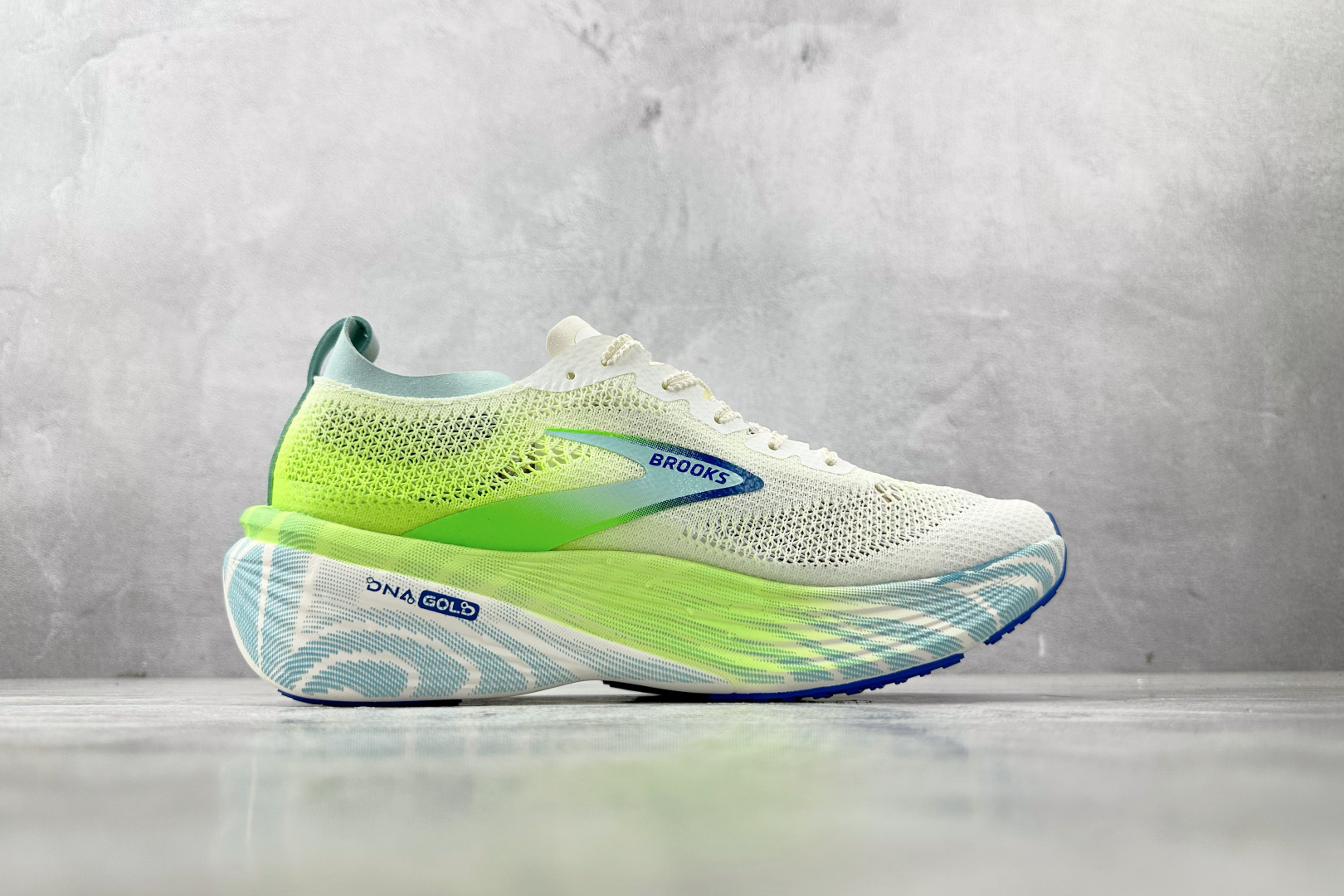 220 Brooks布鲁克斯 HyperiElite 白绿 1000531D134