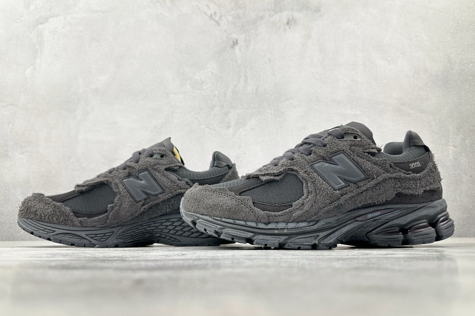 220 全新版本升级 New Balance NB 2002R 麂皮 幻影黑 M2002RDB