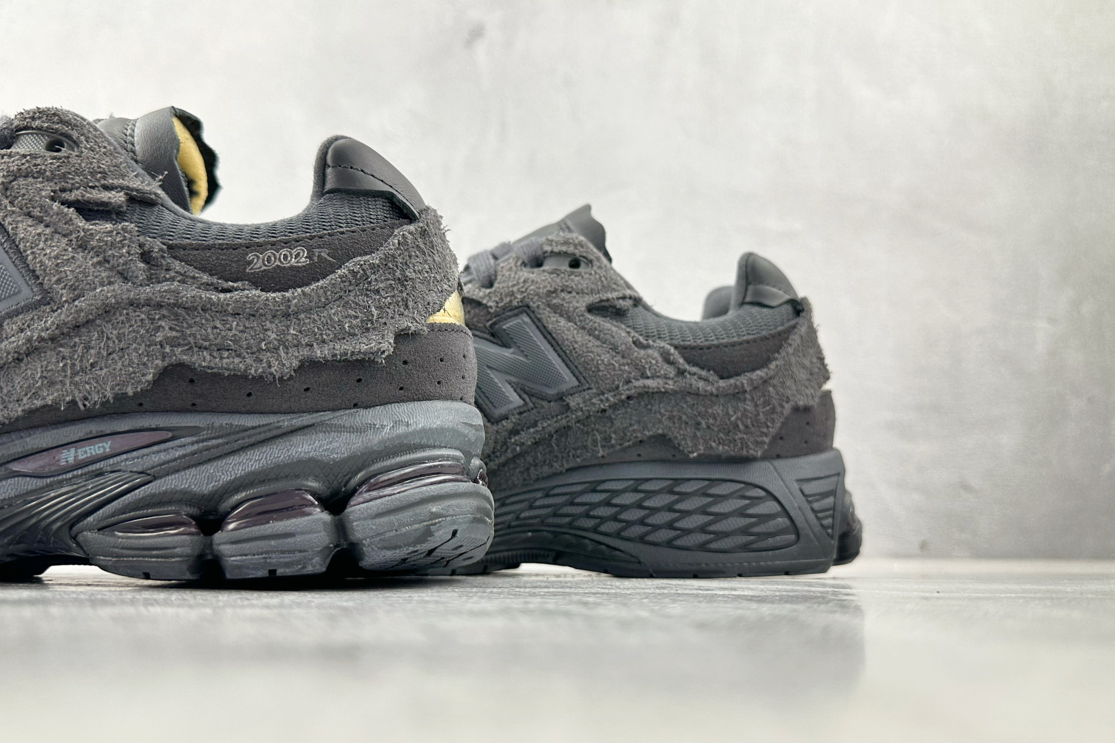 220 全新版本升级 New Balance NB 2002R 麂皮 幻影黑 M2002RDB